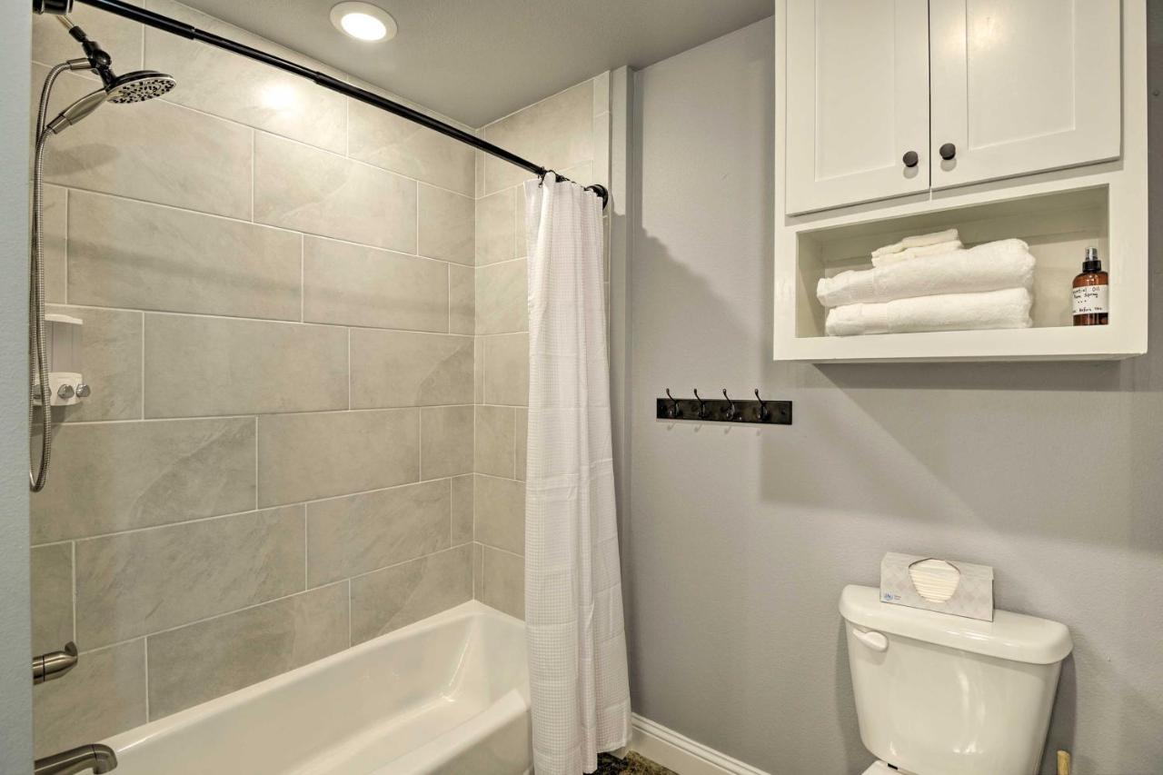 Granbury Home With Hot Tub And Furnished Patio! エクステリア 写真