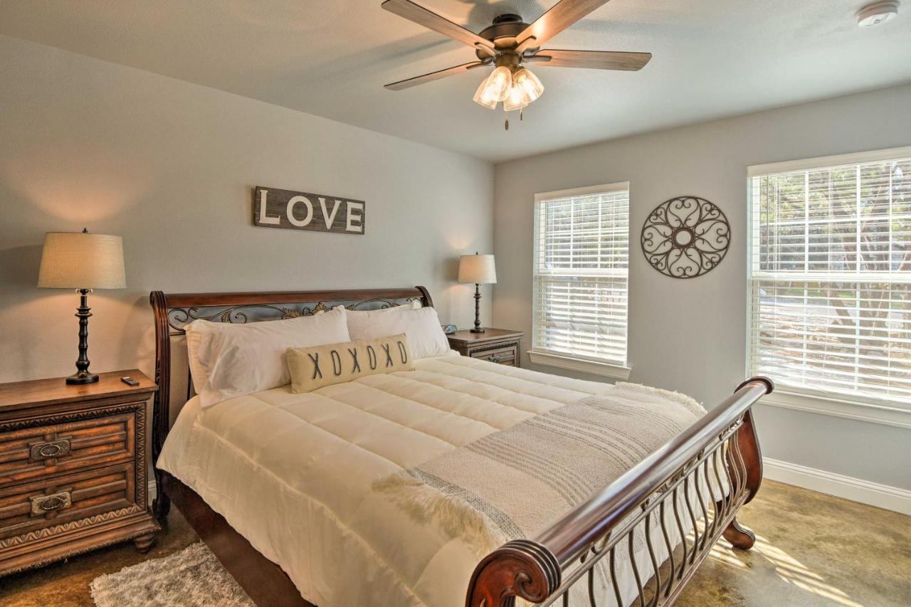 Granbury Home With Hot Tub And Furnished Patio! エクステリア 写真