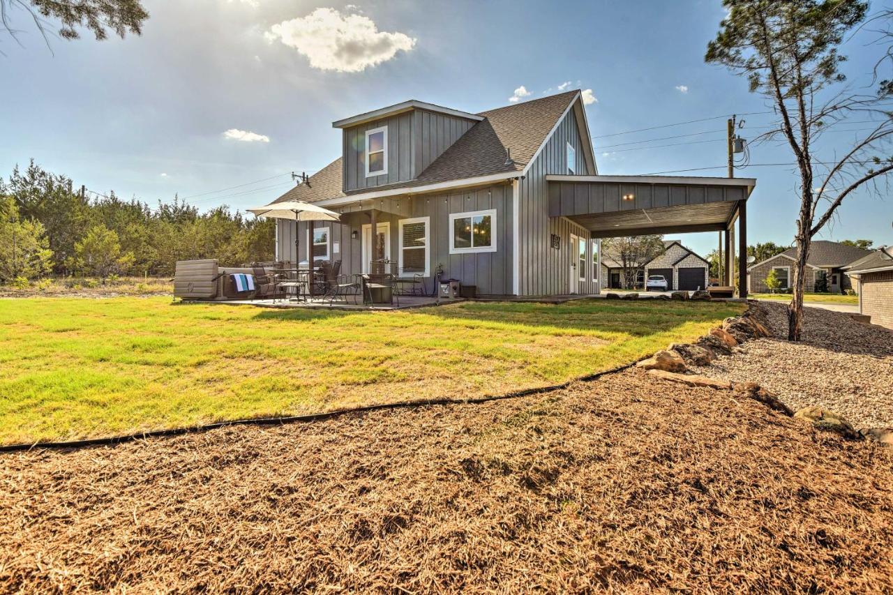 Granbury Home With Hot Tub And Furnished Patio! エクステリア 写真