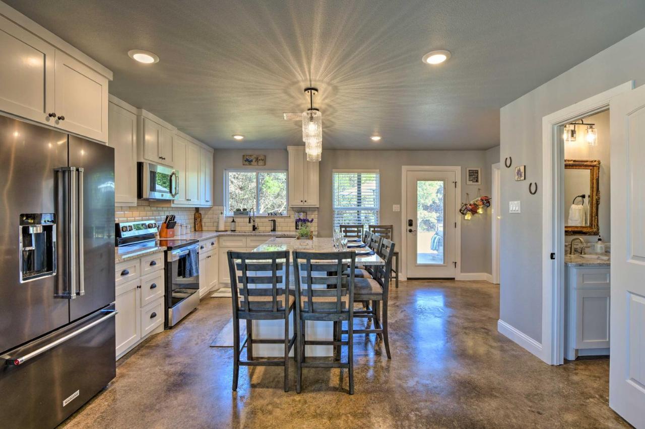 Granbury Home With Hot Tub And Furnished Patio! エクステリア 写真
