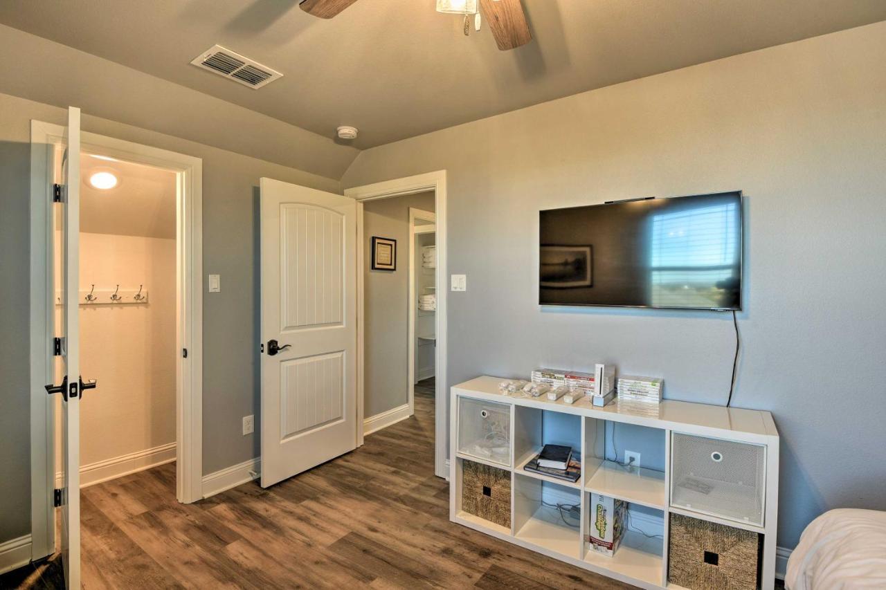 Granbury Home With Hot Tub And Furnished Patio! エクステリア 写真