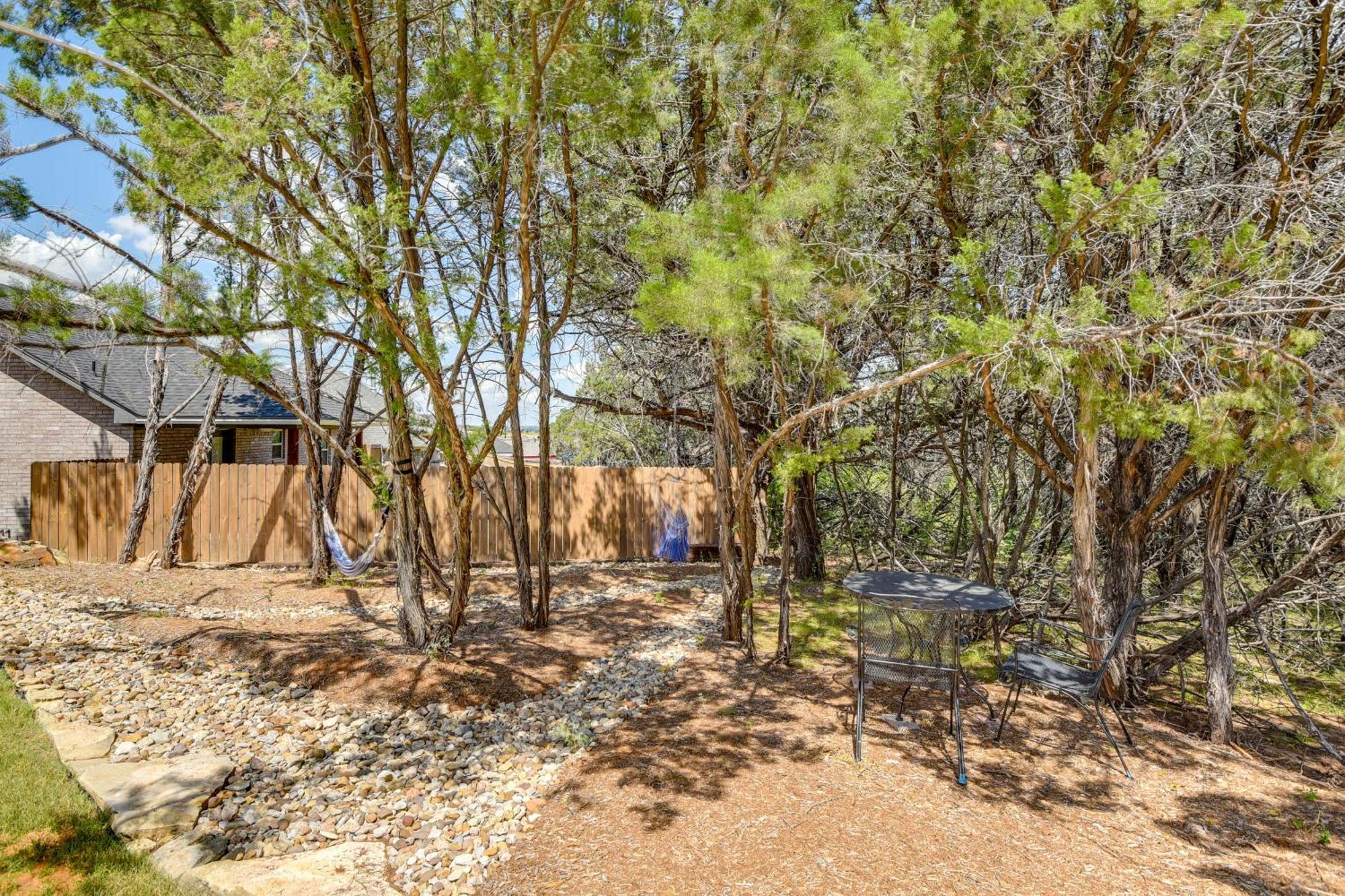 Granbury Home With Hot Tub And Furnished Patio! エクステリア 写真